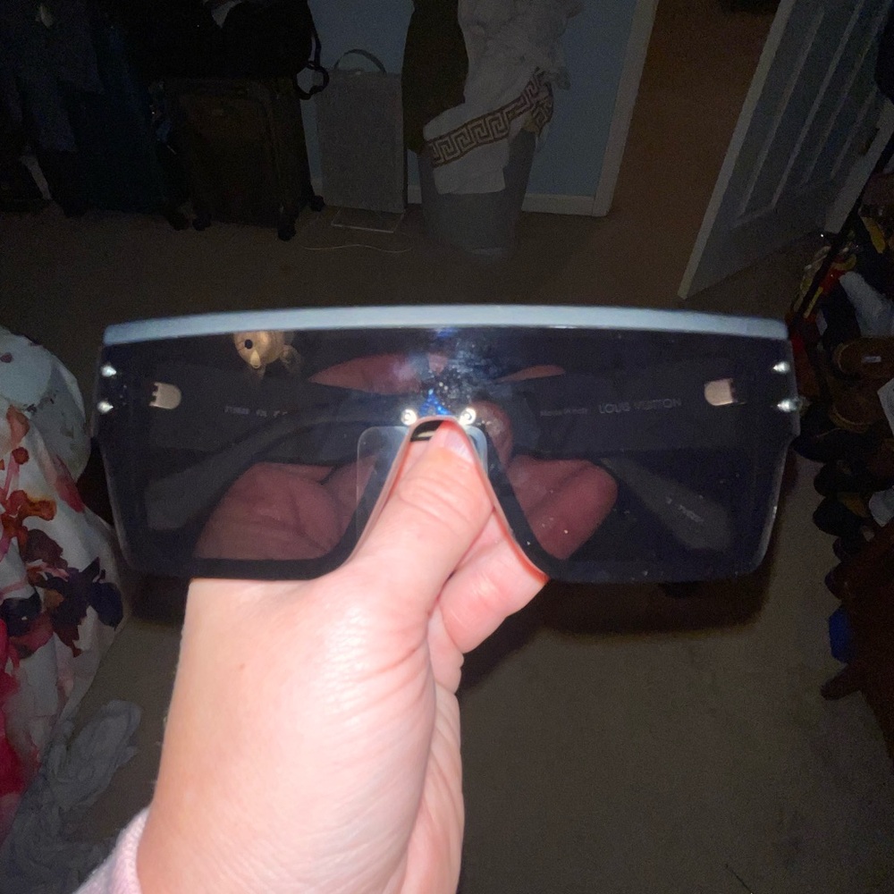 Louis Vuitton Black Sunglasses - Picture 7 of 8